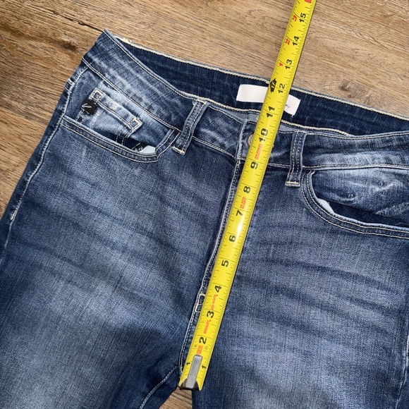 Kancan • Estilo Cropped Fray Hem Jeans - Picture 8 of 8